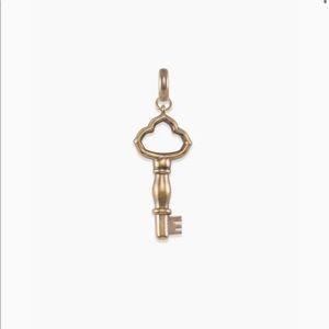 NWT ✨💖 Kendra Scott Key Charm in Vintage Gold